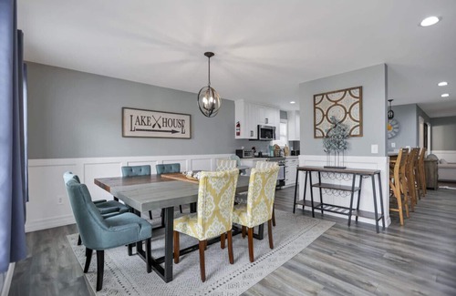 Buckeye Lake Haus | Colonial on Crane: Hot tub, pet friendly, and boat dock included