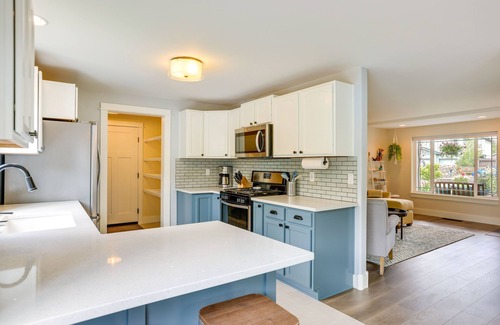 Mountain View District Haus | Colorful Bend Home w/ Yard & Fire Pit!