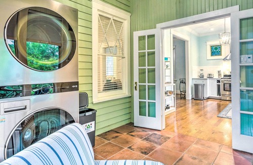 Hillcrest Hütte | Colorful Cottage w/ Deck ~ 5 Mi to Downtown!