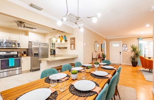 Survey Creek Haus | Colorful Oasis ~ Pool ~ Game Room ~ Ping Pong ~ Basketball Court ~ Grill & More