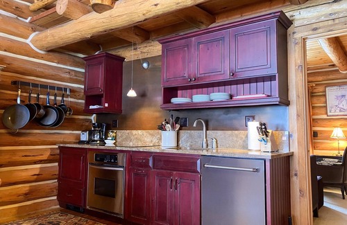 Clawson Kabine | Colter Cabin - Klassisches Blockhaus mit Blick auf die große Ranch