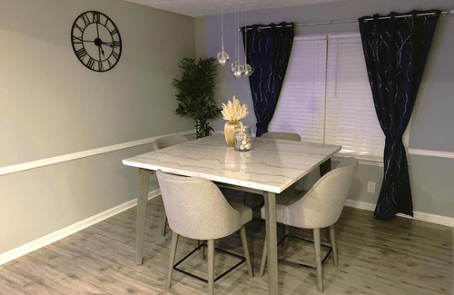 Decatur Bed & Breakfast | Columbia Chrome