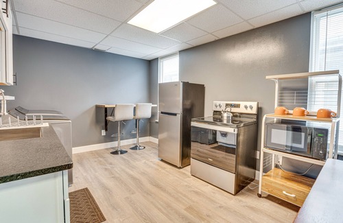 Merion Village Haus | Columbus Apartment ~ 2 Mi to Ohio State University