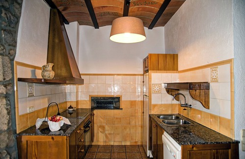 Sagas Hütte | Come and live a unique experience in the middle of nature in La Sala de Biure.