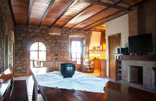 Sagas Hütte | Come and live a unique experience in the middle of nature in La Sala de Biure.