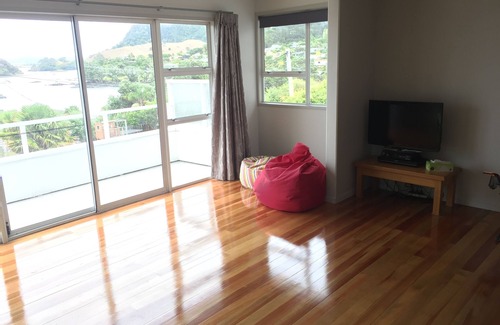Whangarei Heads Haus | * Neuer Eintrag * Eine leere Leinwand mit einer Vollansicht.