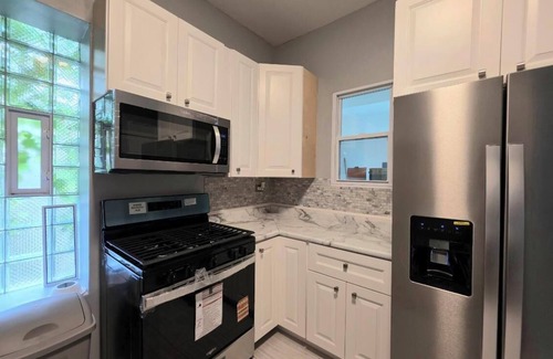 South Shore Wohnung | Come experience The Lake Shore!