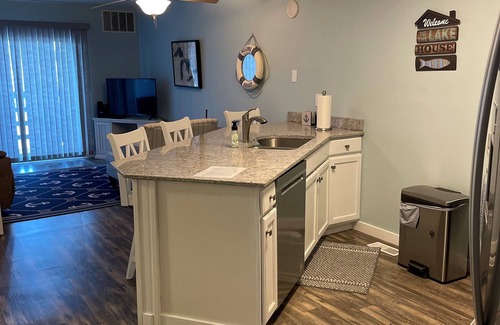 Gypsum Eigentumswohnung | Come Sail Away Condo with Pool and Boat Slip