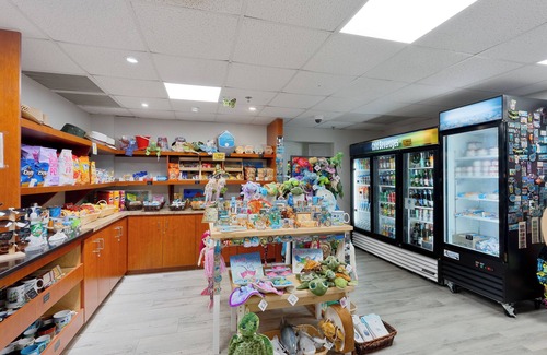 Crystal Harbour Wohnung | Comes with Free Breakfast! Pet-friendly Property, Outdoor Pool, Free Parking