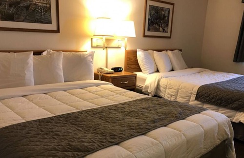 Thorp Haus | Comfort and Convenience! 4 Convenient Units, Free Breakfast, Pet-Friendly