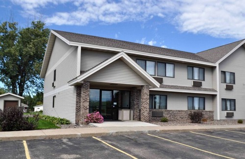 Thorp Haus | Comfort and Convenience! 4 Convenient Units, Free Breakfast, Pet-Friendly