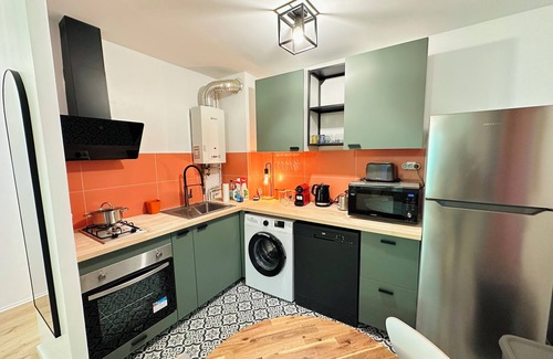 Domont Wohnung | Comfort and greenery: modern 2-room apartment with parking in Domont