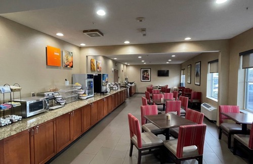 Polaris Hotel | Comfort Inn North/Polaris