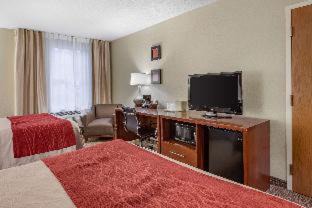Bellville Hotel | Comfort Inn Splash Harbor