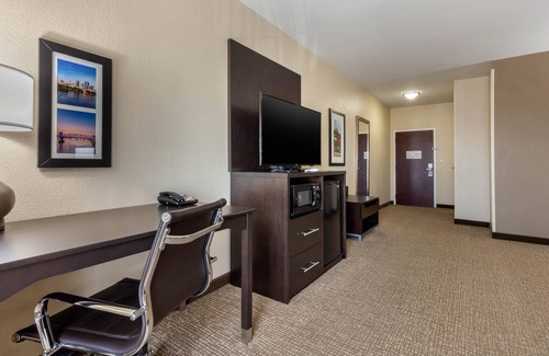 North Little Rock Hotel | Comfort Inn & Suites North Little Rock McCain Mall