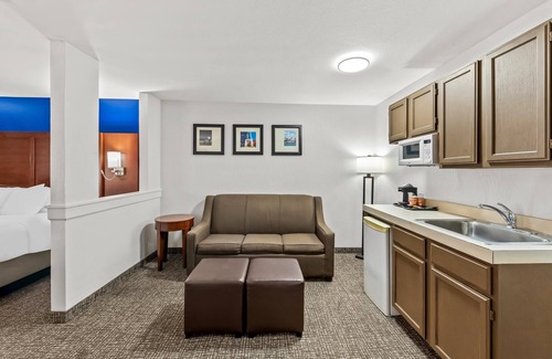 Fairborn Hotel | Comfort Inn & Suites Fairborn near Wright Patterson AFB