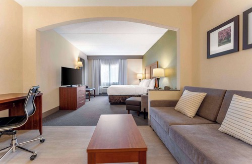 LaVale Hotel | Comfort Inn & Suites LaVale - Cumberland