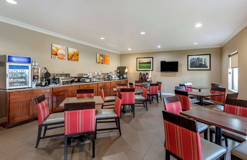 Muncie Hotel | Comfort Inn & Suites Muncie