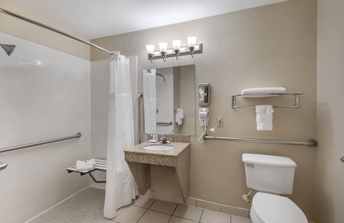 Canton Hotel | Comfort Inn & Suites