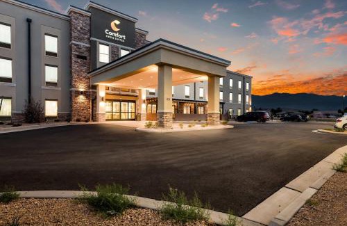 Hurricane Hotel | Comfort Inn & Suites Zion Park Area
