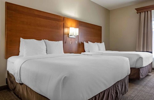 Berlin Hotel | Comfort Suites Hotel and Conference Center