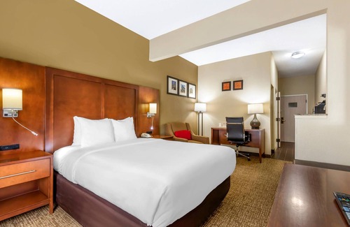 Southeast Raleigh Hotel | Comfort Suites Raleigh Walnut Creek