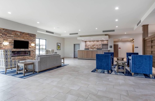 Scottsdale Hotel | Comfort Suites Scottsdale Talking Stick Entertainment District