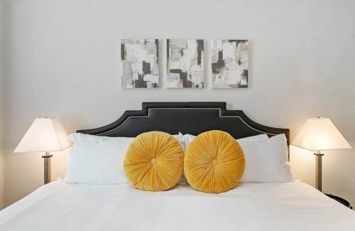 East Albany Park Wohnung | Comfortable 2BR Chicago Apt - Sunnyside 2F