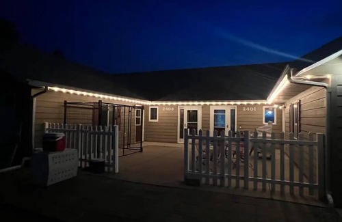 Pierre Haus | Comfortable 3 bed/3 bath/garage overlooking Pierre