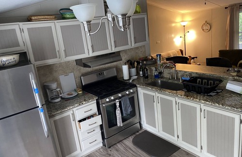 Toms Brook Hütte | Comfortable, 4-person cottage, within a 2000' hike to the Shenandoah River.