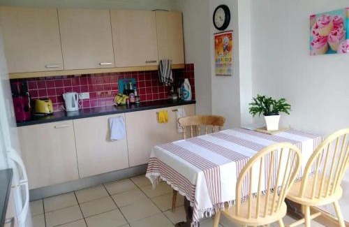 Branksome Haus | Comfortable, cosy room near town