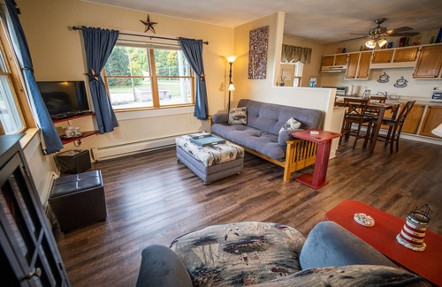 Munising Wohnung | Komfortabel und familienfreundlich am Ufer des Munising Bay Lake Superior gelegen