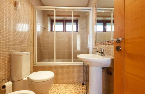 Caminha Haus | Comfortable House in Moledo with Sea View and Parking