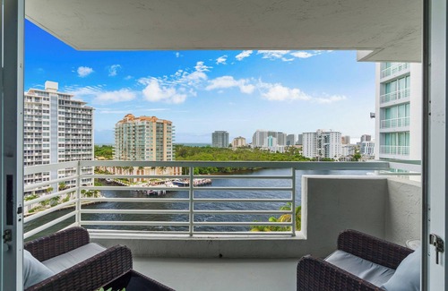 Lake Ridge Eigentumswohnung | Comfortable Modern 1 BR Suite Overlooking Intercoastal