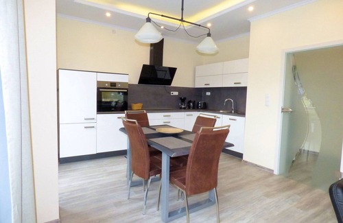 Zell Wohnung | Mit Balkon und Moselblick an Moselpromenade, Moselsteig und Mosel Radweg gelegen