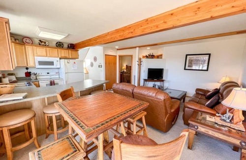 Red Lodge Haus | Comfortable Townhome - Mountain Views