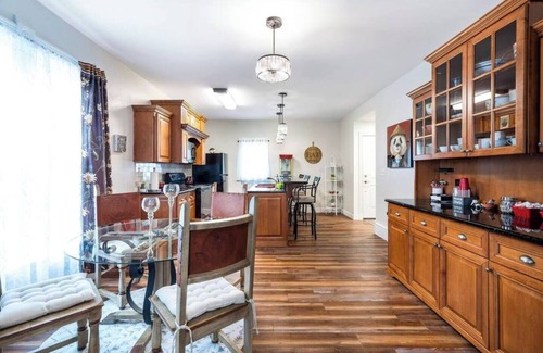 Elkhorn Haus | comfortably sleeps 10 guests