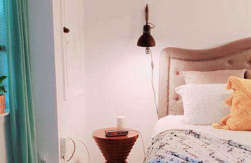 Leisure World Haus | Comfy 2 bdrm unit w/King size bed & Free parking.