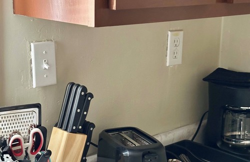 Akron Haus | Comfy 3 Bedroom Entire Home With Cozy Vibes