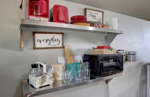 Meridian Wohnung | Comfy apartment on acreage, sleeps 2