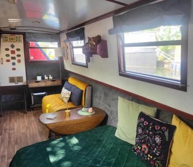 Westbourne Green Bootsverleih | Comfy Canal in Little Venice for Family & Friends