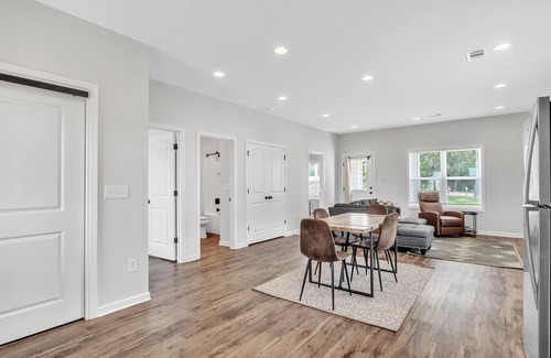 Columbus Haus | Comfy & Convenient 2BR Guest House in Columbus