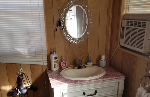 Luna County Kabine | Comfy & Cozy Ranch Cabin w/ Spectacular Views