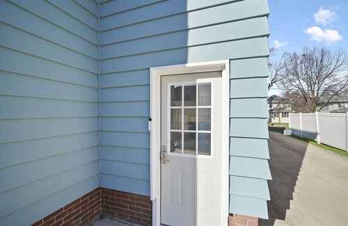 Jackson Haus | Comfy Flat with Old World Charm in the city