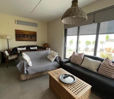 Kourouta Haus | Comfy Kourouta Apartment & Suite