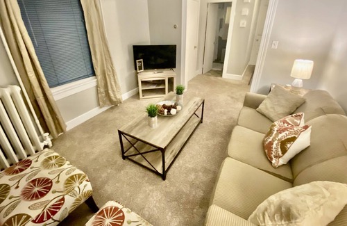 Middletown Wohnung | Comfy near Middlesex Hospital