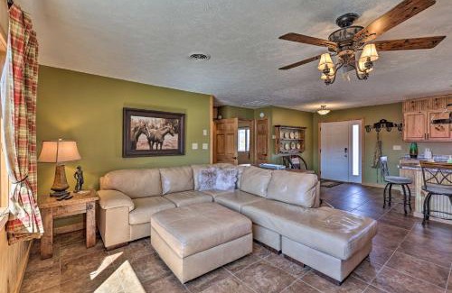 Boone Wohnung | Comfy Ranch Apartment in New River Stables!