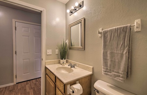 West Plains Haus | NEW! Comfy West Plains Home < 1 Mi to Main Street!