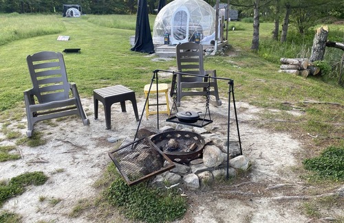 Jefferson Wohnmobilvermietung | ComfyDome Pond-Side Glamping , Dome