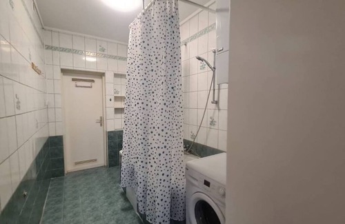 Landstrasse Wohnung | Commodious 3BR Apt. Ideal for Families and Friends